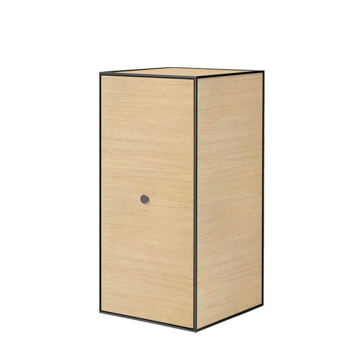 Audo Frame 70 Reol med Låge i Eg - Fleksibel Opbevaring