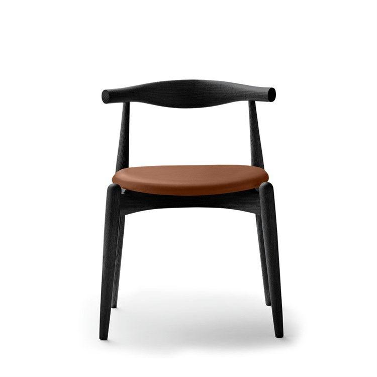 Carl Hansen CH20 Elbow Spisebordsstol i Læder og Eg