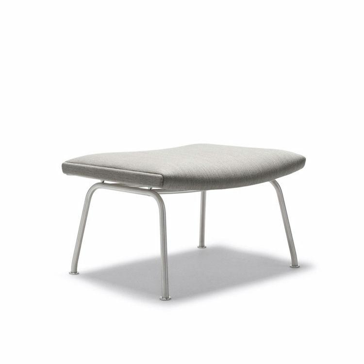 Carl Hansen Fodskammel CH446 Mood 1101 i Lysegrå