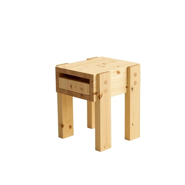 Vaarnii 003 Stilts Sidebord Fyrretræ